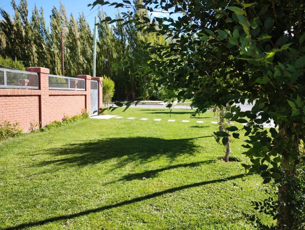 Hospedaje, Departamentos J&R Perito Moreno Exterior photo